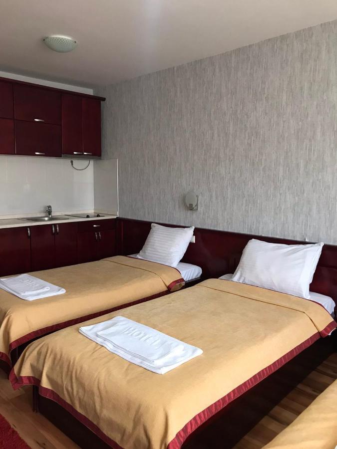 Hotel Tri "O" Topola Esterno foto