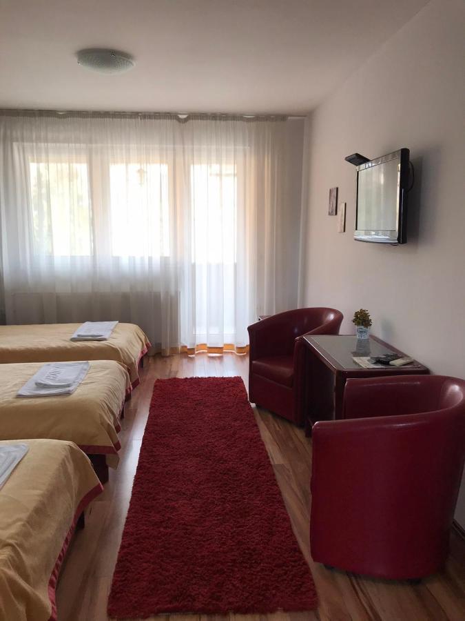 Hotel Tri "O" Topola Esterno foto